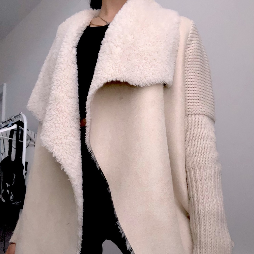 Mendocino x John x Jenn white fur-trim cardigan